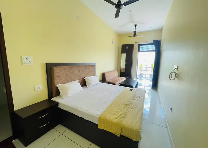 Bld Restaurant And Home Stay